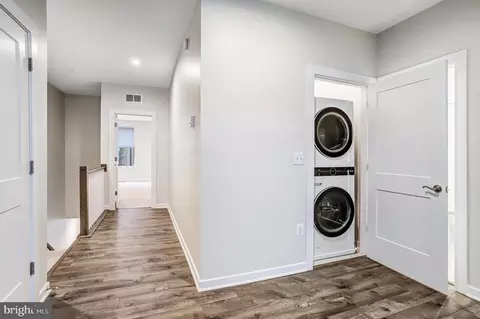 Entry Way - 44499 Wolfhound Sq, Ashburn, VA 20147 photo 6 of 9
