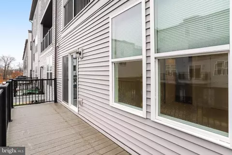 Exterior - 44499 Wolfhound Sq, Ashburn, VA 20147 photo 1 of 2