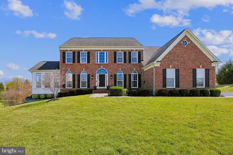 38766 Rambling Farm Dr, Hamilton, VA 20158