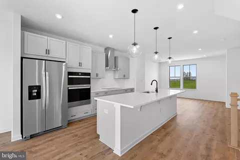 19677 Sepia Sq, Ashburn, VA 20147