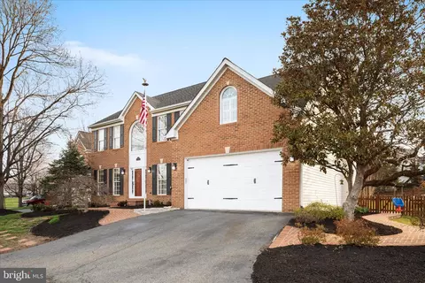 43186 Maple Cross St, South Riding, VA 20152