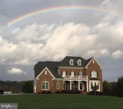 35550 Greyfriar Dr, Round Hill, VA 20141