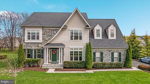 17330 Harmony Vista Dr, Hamilton, VA 20158