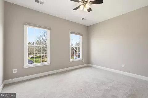 Bedroom - 19925 Interlachen Cir, Ashburn, VA 20147 photo 6 of 11