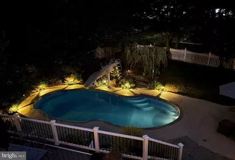 Exterior - 19925 Interlachen Cir, Ashburn, VA 20147 photo 12 of 14
