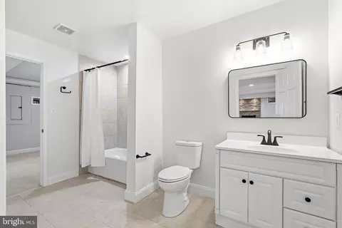 Bath - 19925 Interlachen Cir, Ashburn, VA 20147 photo 9 of 9