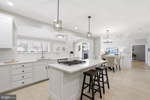 Kitchen - 19925 Interlachen Cir, Ashburn, VA 20147 photo 3 of 4