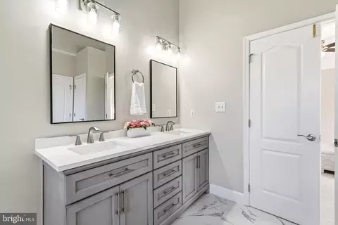 Bath - 19925 Interlachen Cir, Ashburn, VA 20147 photo 2 of 9