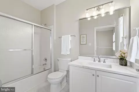 Bath - 19925 Interlachen Cir, Ashburn, VA 20147 photo 7 of 9