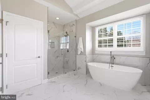 Bath - 19925 Interlachen Cir, Ashburn, VA 20147 photo 3 of 9