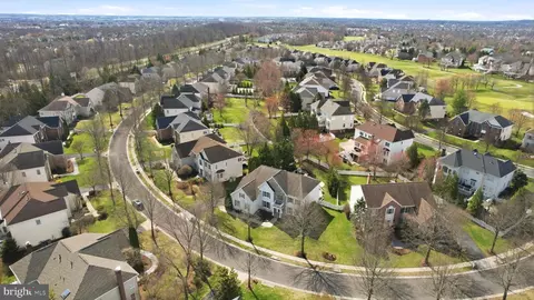 View/Area - 19925 Interlachen Cir, Ashburn, VA 20147 photo 5 of 7