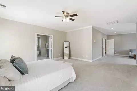 Bedroom - 19925 Interlachen Cir, Ashburn, VA 20147 photo 2 of 11