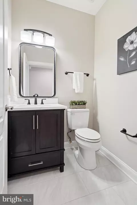 Bath - 19925 Interlachen Cir, Ashburn, VA 20147 photo 1 of 9