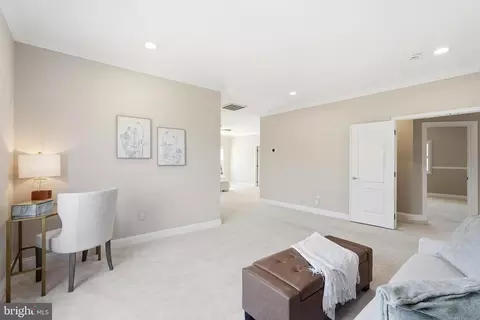 Entry Way - 19925 Interlachen Cir, Ashburn, VA 20147 photo 12 of 13