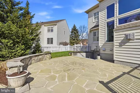 Exterior - 19925 Interlachen Cir, Ashburn, VA 20147 photo 13 of 14