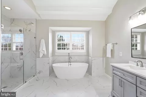 Bath - 19925 Interlachen Cir, Ashburn, VA 20147 photo 5 of 9