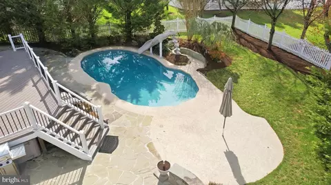 Exterior - 19925 Interlachen Cir, Ashburn, VA 20147 photo 8 of 14