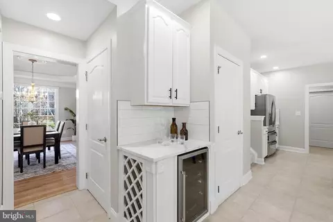 Entry Way - 19925 Interlachen Cir, Ashburn, VA 20147 photo 6 of 13