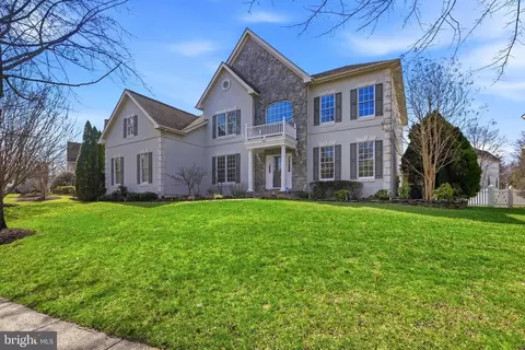Exterior - 19925 Interlachen Cir, Ashburn, VA 20147 photo 1 of 14
