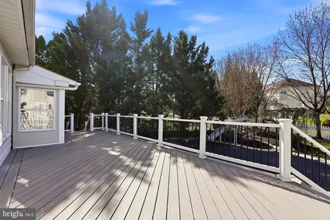 Exterior - 19925 Interlachen Cir, Ashburn, VA 20147 photo 5 of 14