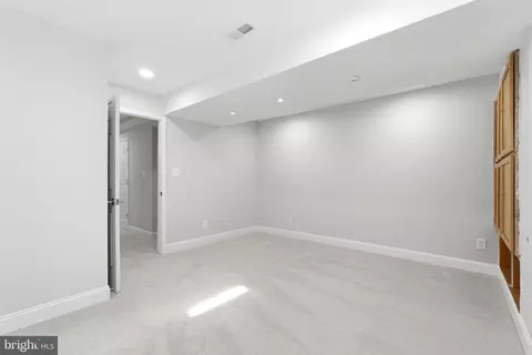Bedroom - 19925 Interlachen Cir, Ashburn, VA 20147 photo 11 of 11