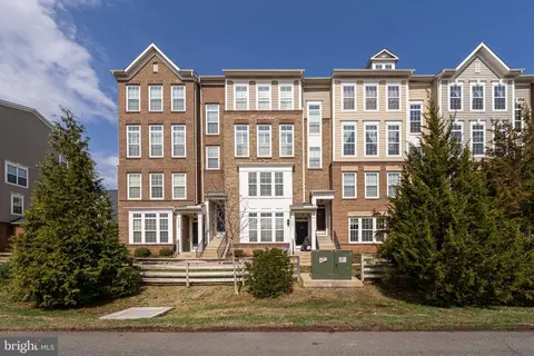43491 Town Sq, Chantilly, VA 20152