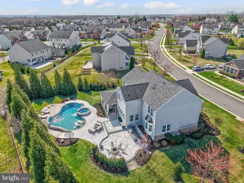 View/Area - 26760 Crusher Dr, Chantilly, VA 20152 photo 15 of 18