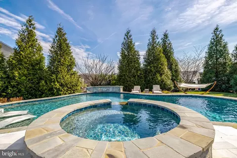 Exterior - 26760 Crusher Dr, Chantilly, VA 20152 photo 5 of 31