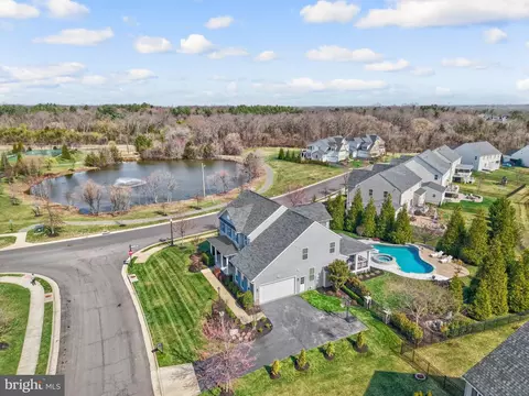 View/Area - 26760 Crusher Dr, Chantilly, VA 20152 photo 5 of 18