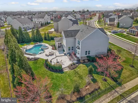 View/Area - 26760 Crusher Dr, Chantilly, VA 20152 photo 16 of 18
