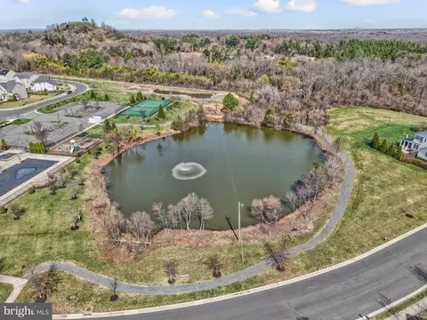 View/Area - 26760 Crusher Dr, Chantilly, VA 20152 photo 9 of 18