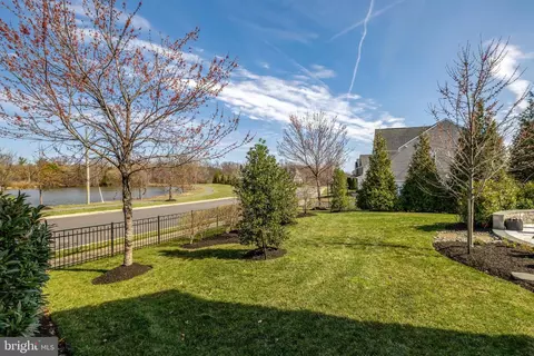 Exterior - 26760 Crusher Dr, Chantilly, VA 20152 photo 3 of 31