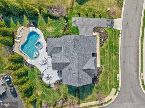 View/Area - 26760 Crusher Dr, Chantilly, VA 20152 photo 8 of 18