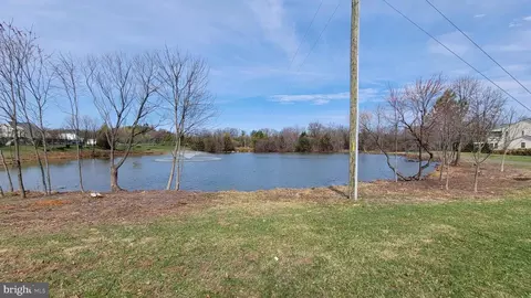 View/Area - 26760 Crusher Dr, Chantilly, VA 20152 photo 3 of 18