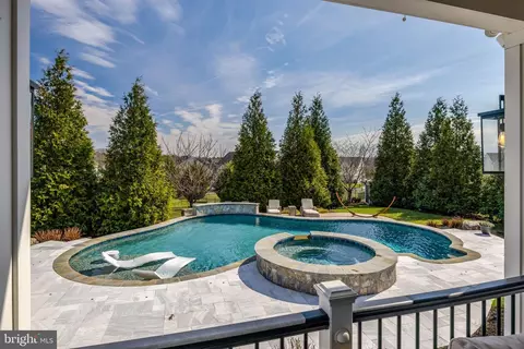 Exterior - 26760 Crusher Dr, Chantilly, VA 20152 photo 11 of 31