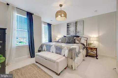 Bedroom - 26760 Crusher Dr, Chantilly, VA 20152 photo 2 of 10