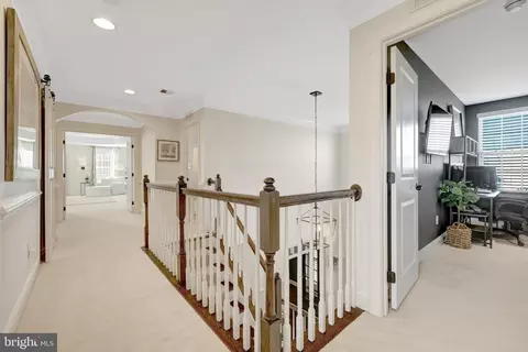 Entry Way - 26760 Crusher Dr, Chantilly, VA 20152 photo 12 of 14