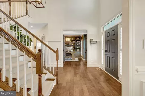 Entry Way - 26760 Crusher Dr, Chantilly, VA 20152 photo 4 of 14