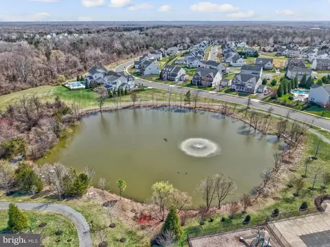 View/Area - 26760 Crusher Dr, Chantilly, VA 20152 photo 11 of 18