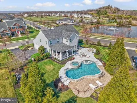 View/Area - 26760 Crusher Dr, Chantilly, VA 20152 photo 13 of 18