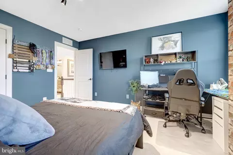 Bedroom - 26760 Crusher Dr, Chantilly, VA 20152 photo 8 of 10