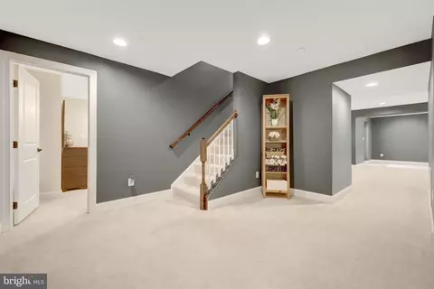 Entry Way - 26760 Crusher Dr, Chantilly, VA 20152 photo 9 of 14