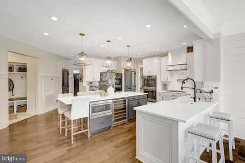 Kitchen - 26760 Crusher Dr, Chantilly, VA 20152 photo 2 of 4