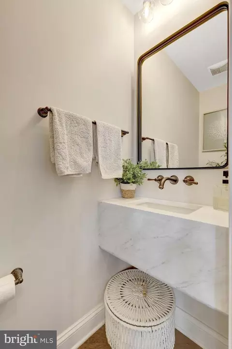 Bath - 26760 Crusher Dr, Chantilly, VA 20152 photo 1 of 8
