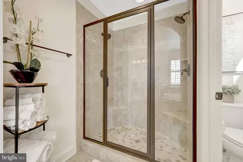 Bath - 26760 Crusher Dr, Chantilly, VA 20152 photo 6 of 8