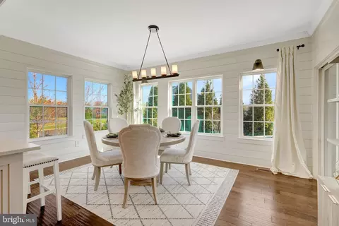 Dining - 26760 Crusher Dr, Chantilly, VA 20152 photo 3 of 5