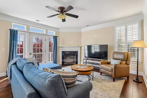 42572 Wildly Ter, Ashburn, VA 20148