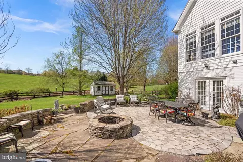 Exterior - 38527 Ditchling Pl, Hamilton, VA 20158 photo 15 of 18