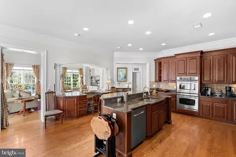 Kitchen - 38527 Ditchling Pl, Hamilton, VA 20158 photo 3 of 6