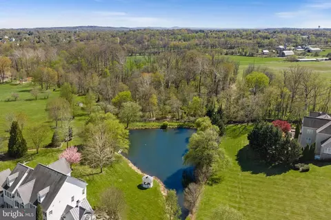 View/Area - 38527 Ditchling Pl, Hamilton, VA 20158 photo 10 of 11